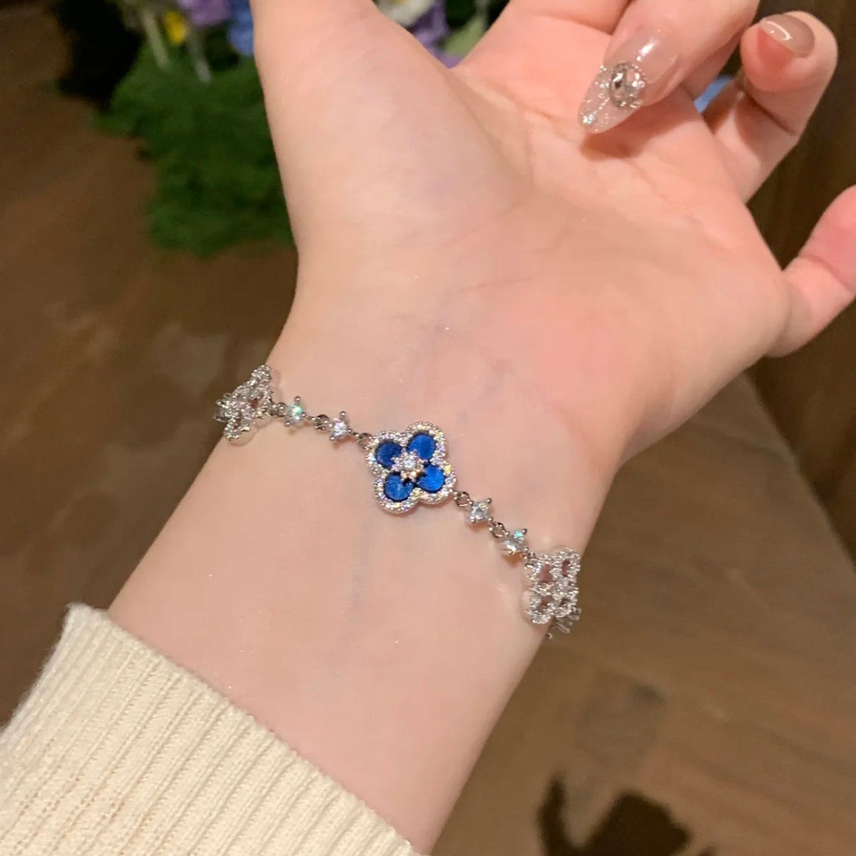 [GALE]CLOVER 5 MOTIF PINK BLUE RED WHITE BRACELET