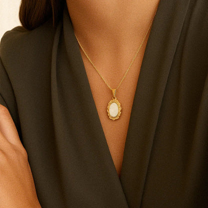 [GALE]Roselle Vintage Mother Of Pearl Pendant