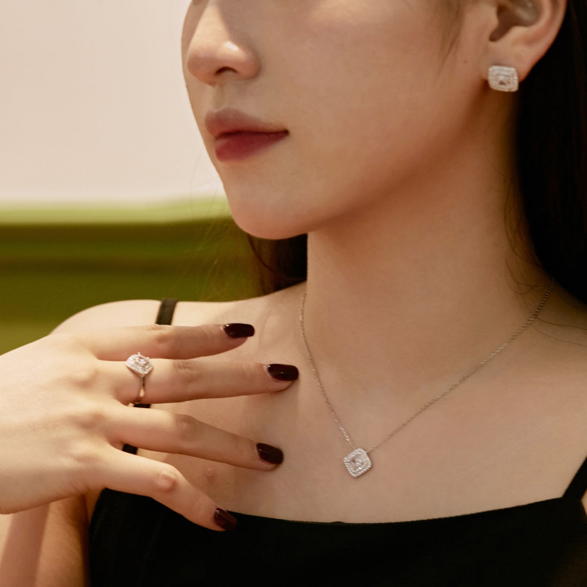 [GALE]Sparkling Asscher Cut Necklace