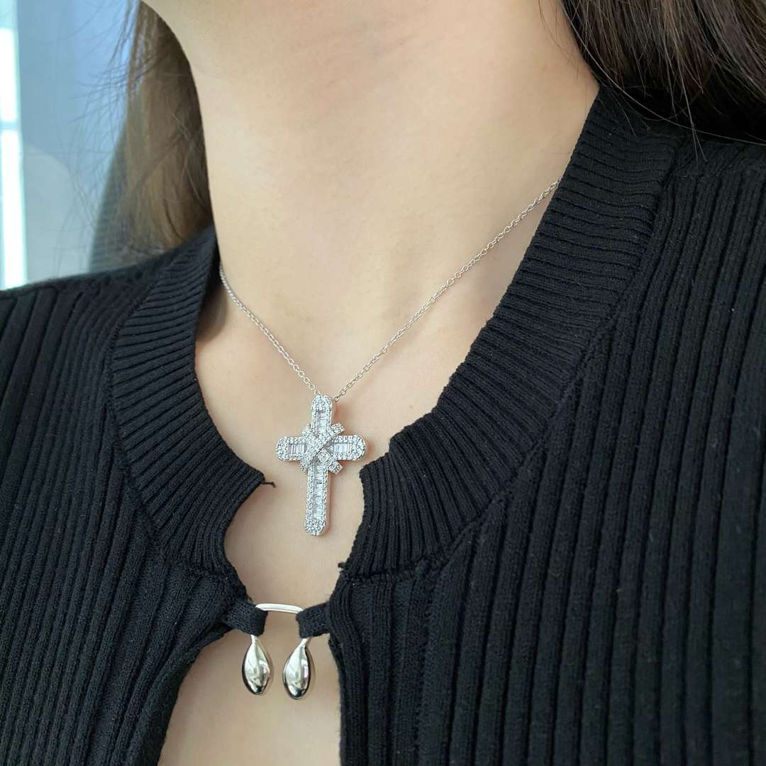 [GALE]Gypsophila With Dimonds Necklace