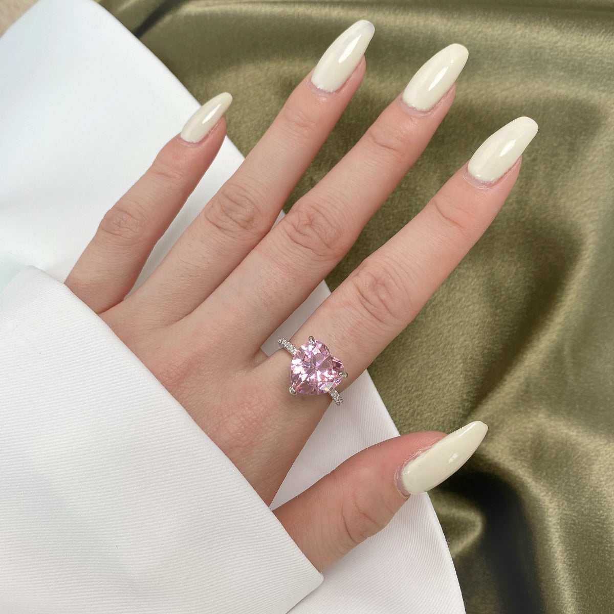 [GALE]6.0 Carat Luxurious Sparkling Romantic Heart Cut Lover Ring