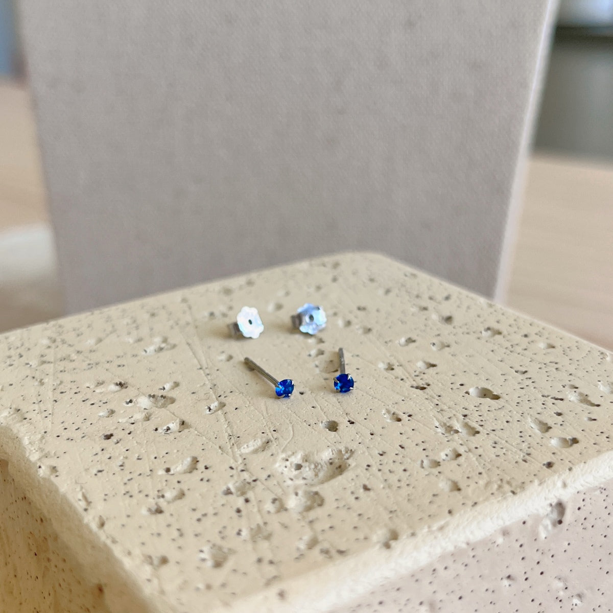 [GALE]Delicate Solitaire Earrings
