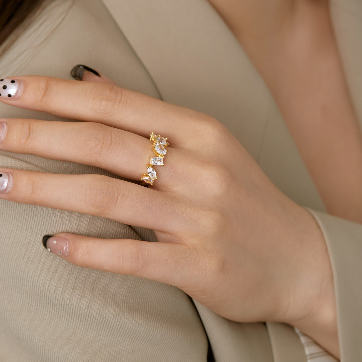 [GALE]Delicate Multi Cut Ring