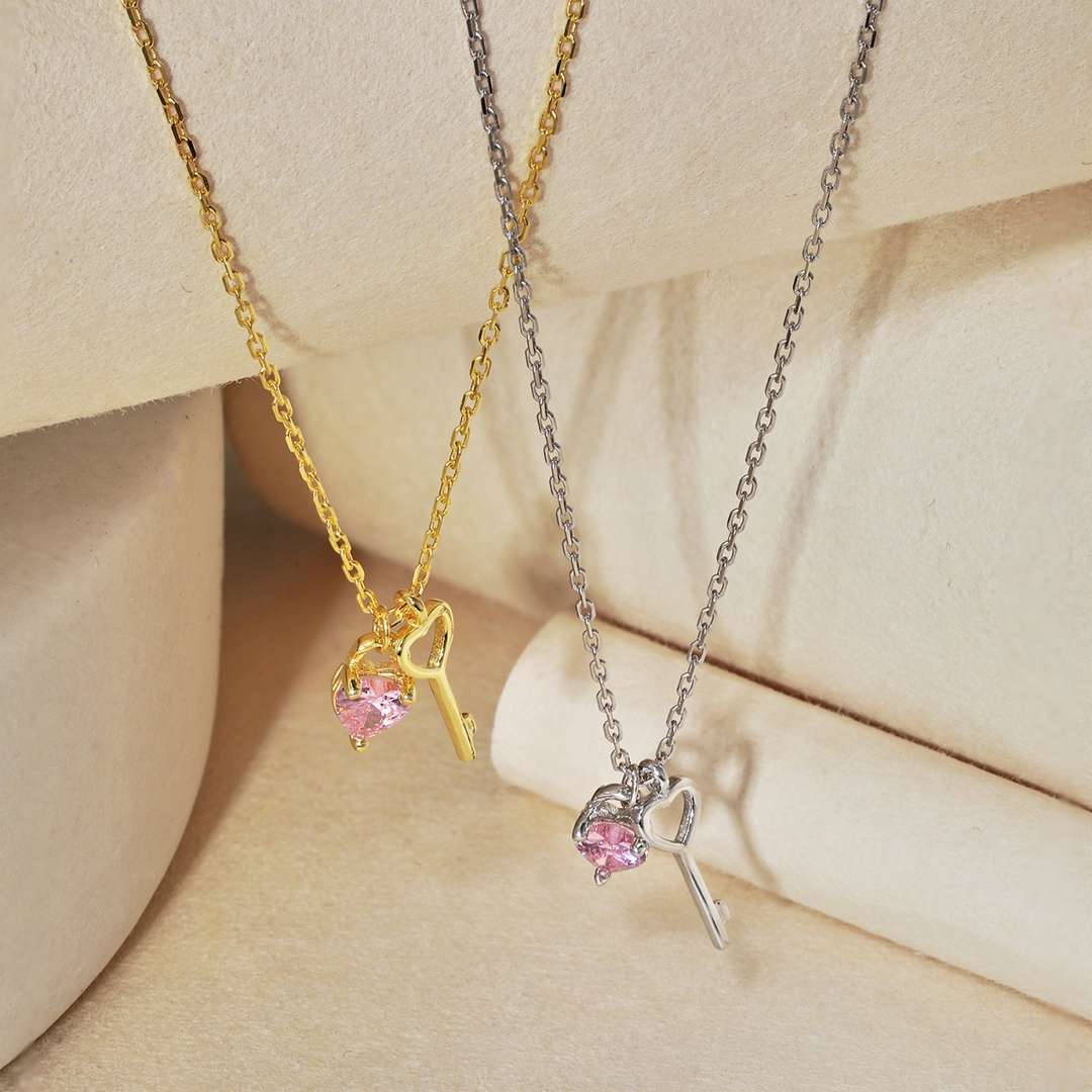 [GALE]Unique Heart Shape Key Pendent Necklace
