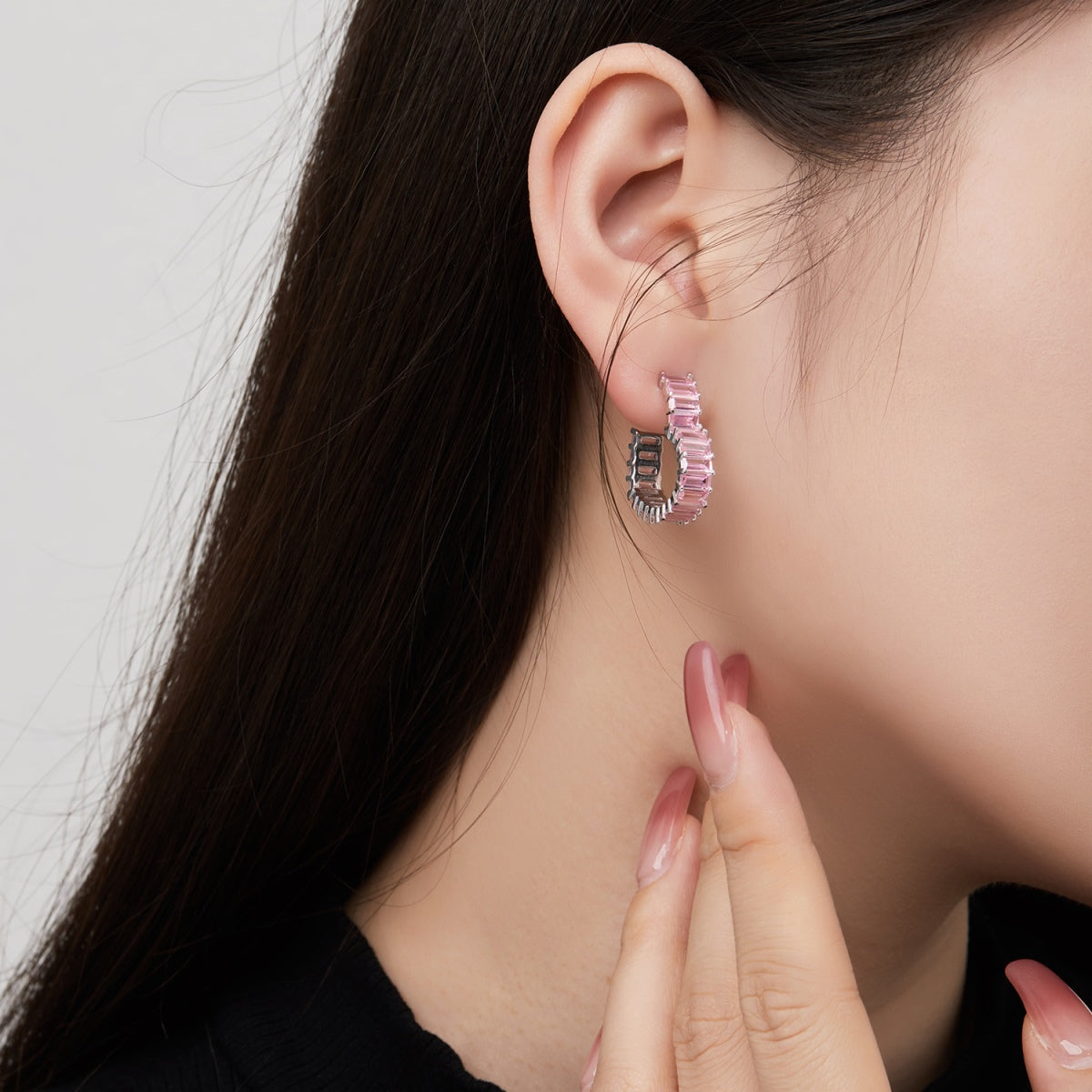 [GALE]Radiant Heart Cutout Earrings
