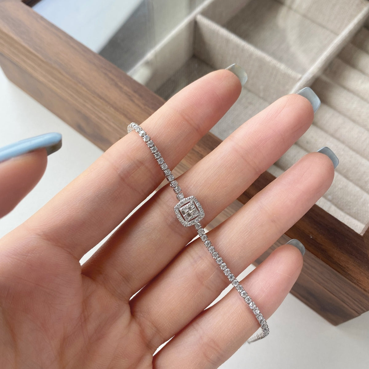 [GALE]Luxurious Dazzling Square Shape Banquet Bracelet