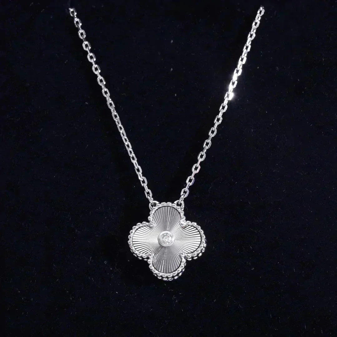 [GALE]CLOVER 15MM DIAMANT-LASER-HALSKETTE SILBER