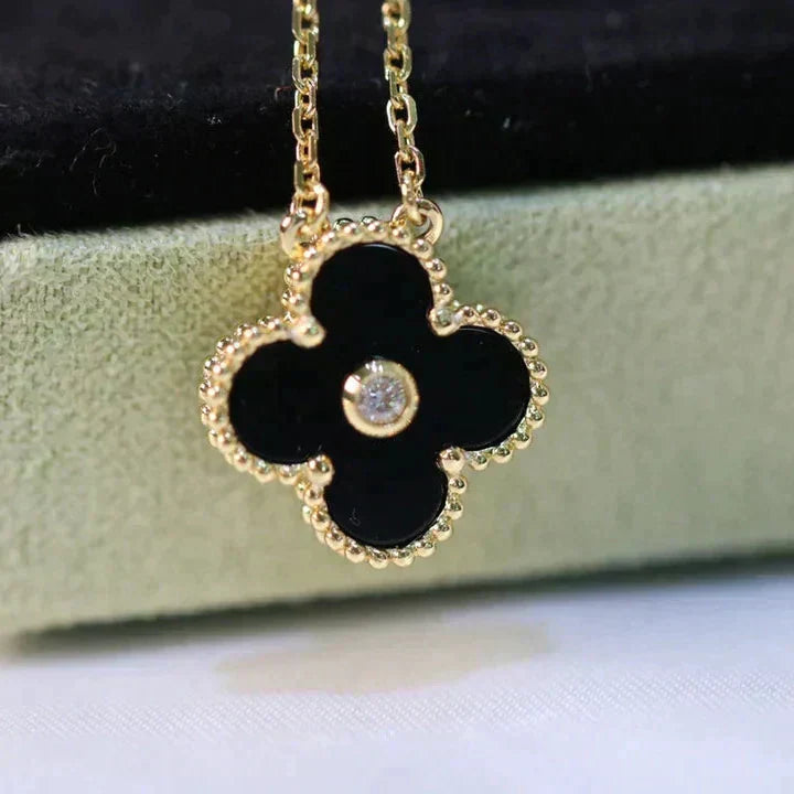 [GALE]CLOVER 15MM DIAMANT-ONYX-HALSKETTE