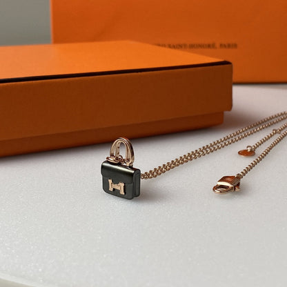 [GALE]CONSTANCE BLACK PEDANT PINK GOLD NECKLACE