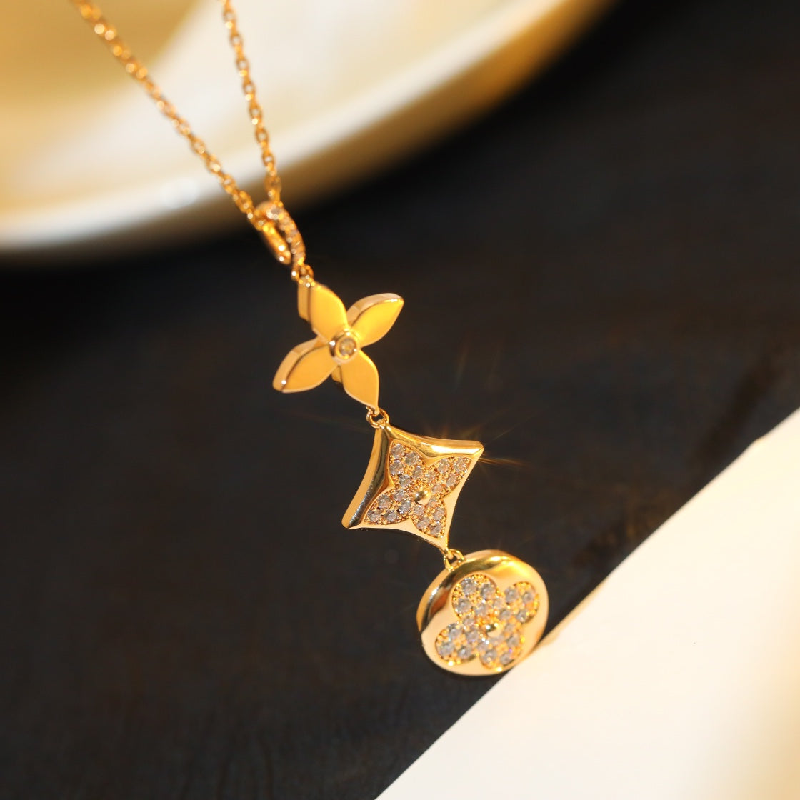 [GALE]Stern- und Sonnen-Diamant-Halskette aus Roségold