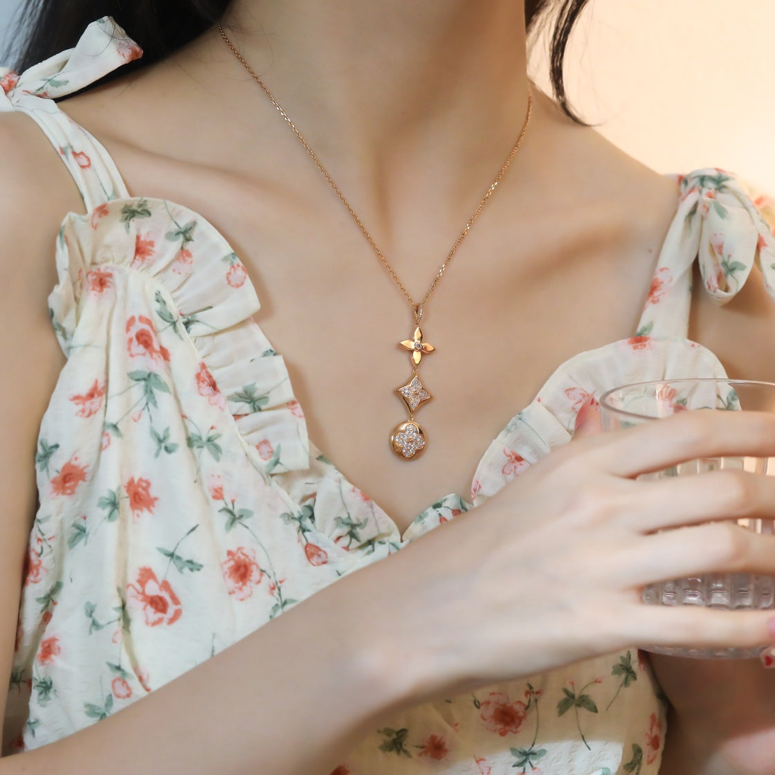 [GALE]Stern- und Sonnen-Diamant-Halskette aus Roségold