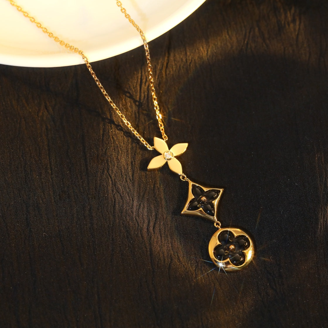 [GALE] Halskette mit Stern und Sonne, Onyx, Rosa und Gold