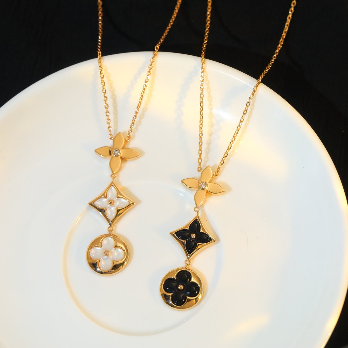 [GALE] Halskette mit Stern und Sonne, Onyx, Rosa und Gold