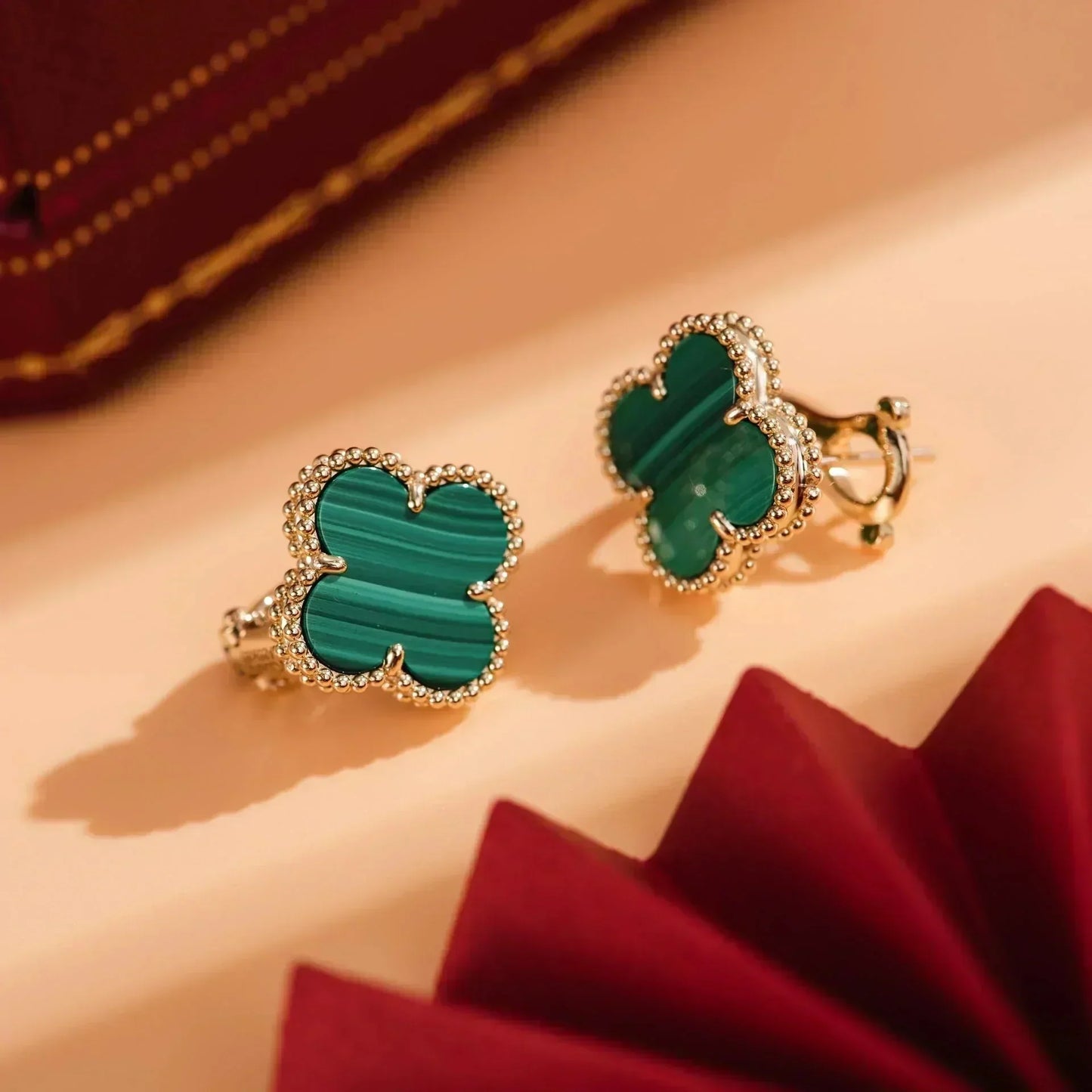 [GALE]CLOVER MEDIUM 1 MOTIFS MALACHITE OHRRINGE