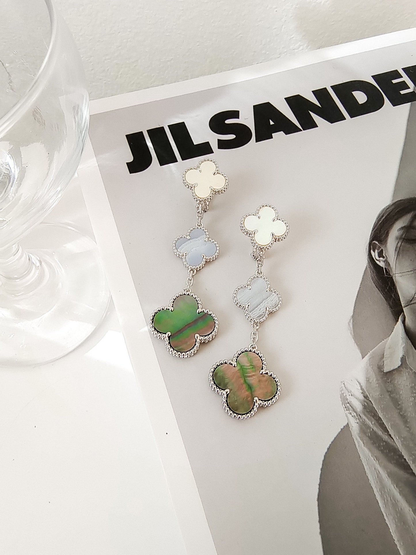[GALE]CLOVER 3 MOTIFS CHALCEDONY DARK MOP SILVER EARRINGS
