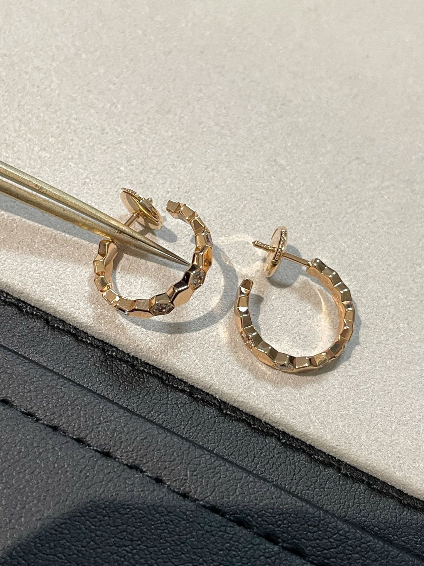 [GALE] Hohler Ring in Form eines vierblättrigen Kleeblatts