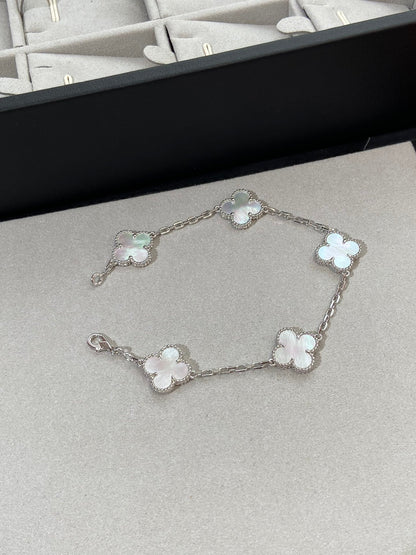 [GALE]CLOVER WHITE PEARL MOP 5 MOTIF BRACELET COLLECTION