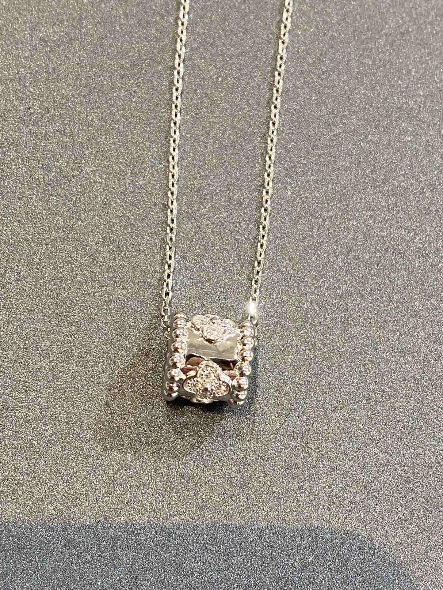 [GALE]PERLEE PEDANT SIVLER DIAMOND NECKLACE
