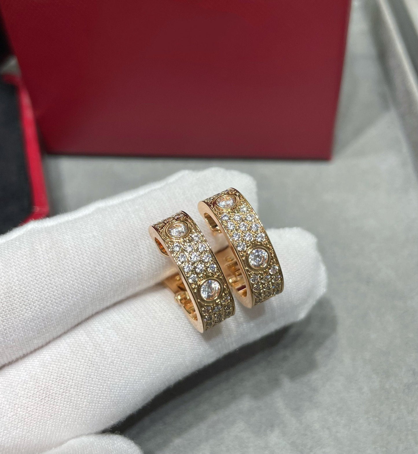 [GALE] LOVE 5,5 MM DIAMANT-PAVED-OHRRINGE