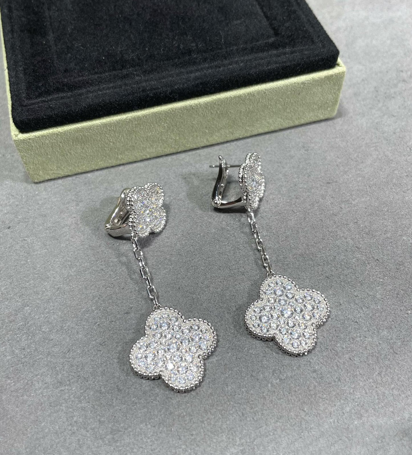 [GALE]KLEEBAND MIT 2 MOTIVEN, DIAMANTENBESETZT, SILBER
