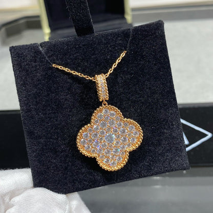 [GALE]CLOVER 25MM GROSSER ANHÄNGER MIT DIAMANTENBESETZUNG LANGE KETTE