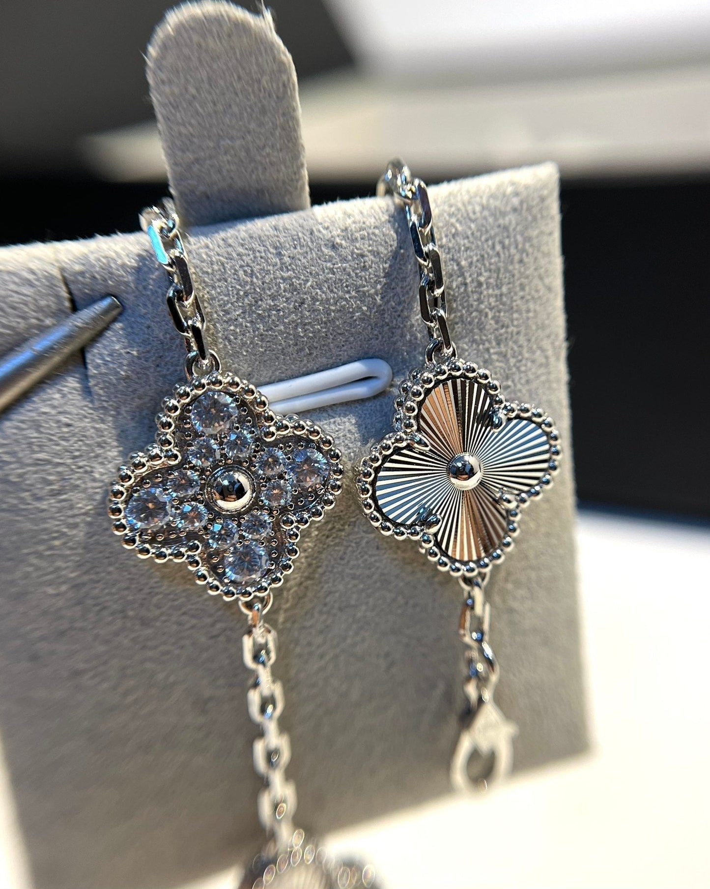 [GALE] CLOVER 5 MOTIF LASER BRACELET COLLECTION