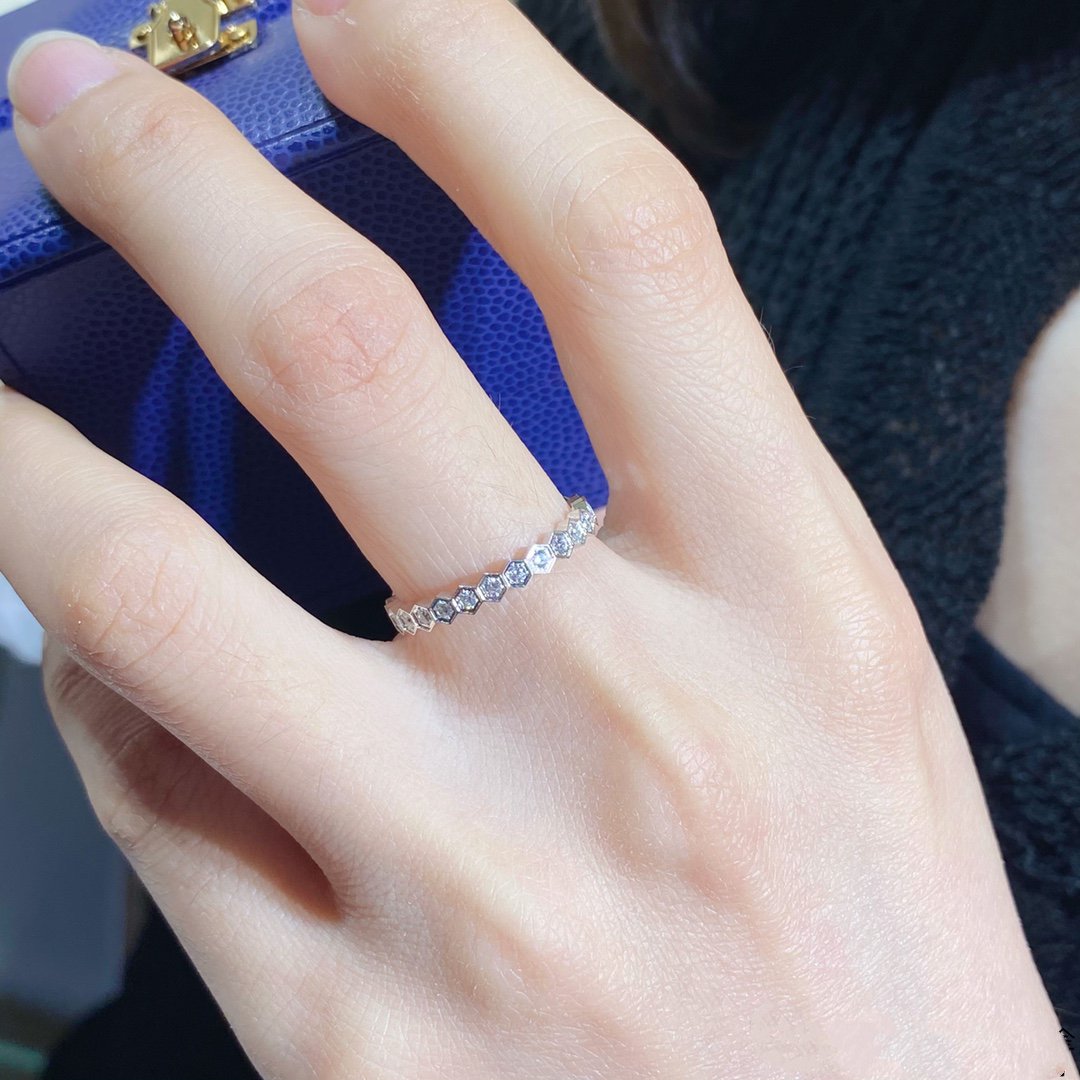 [GALE]BEE LOVE DIAMOND PAVED SMALL RING
