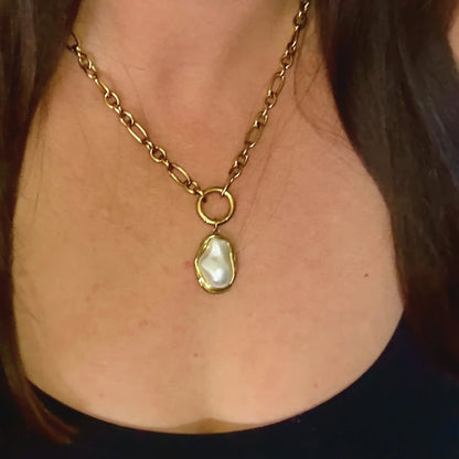 [GALE]Shelby Mother Of Pearl Pendant