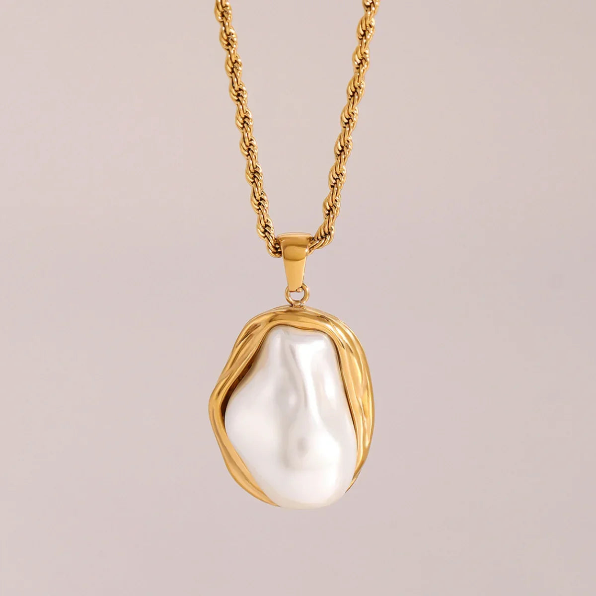 [GALE]Carly Mother Of Pearl Pendant