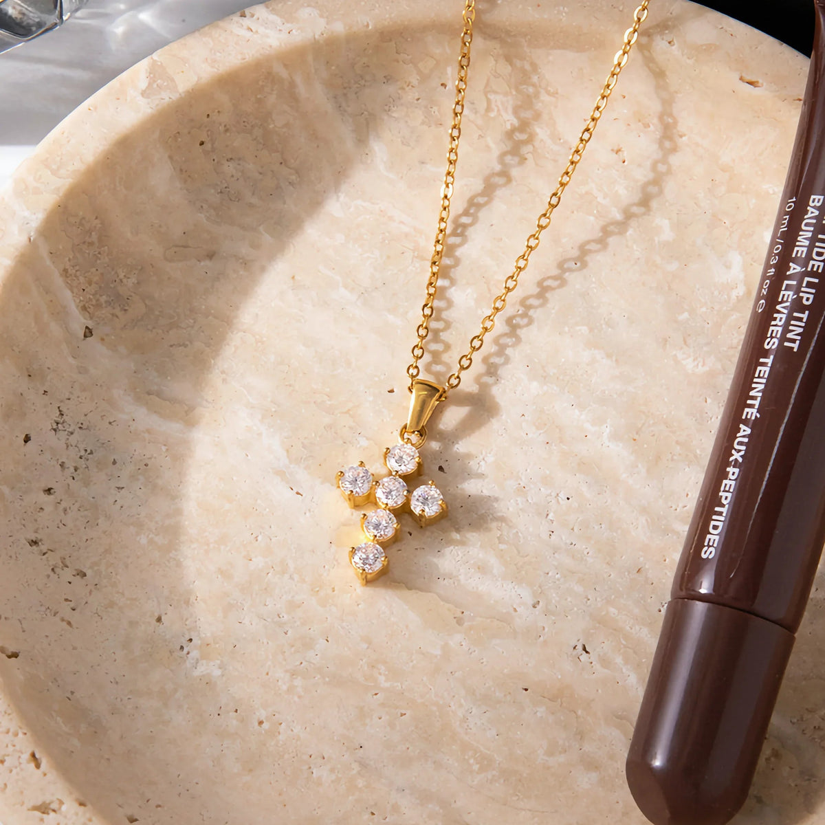 [GALE]Wynter Diamond Cross Necklace
