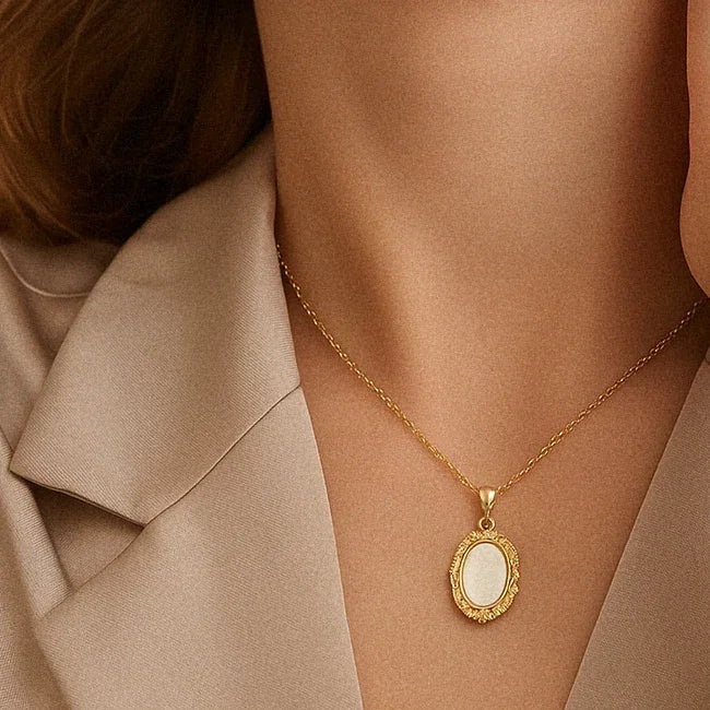 [GALE]Roselle Vintage Mother Of Pearl Pendant