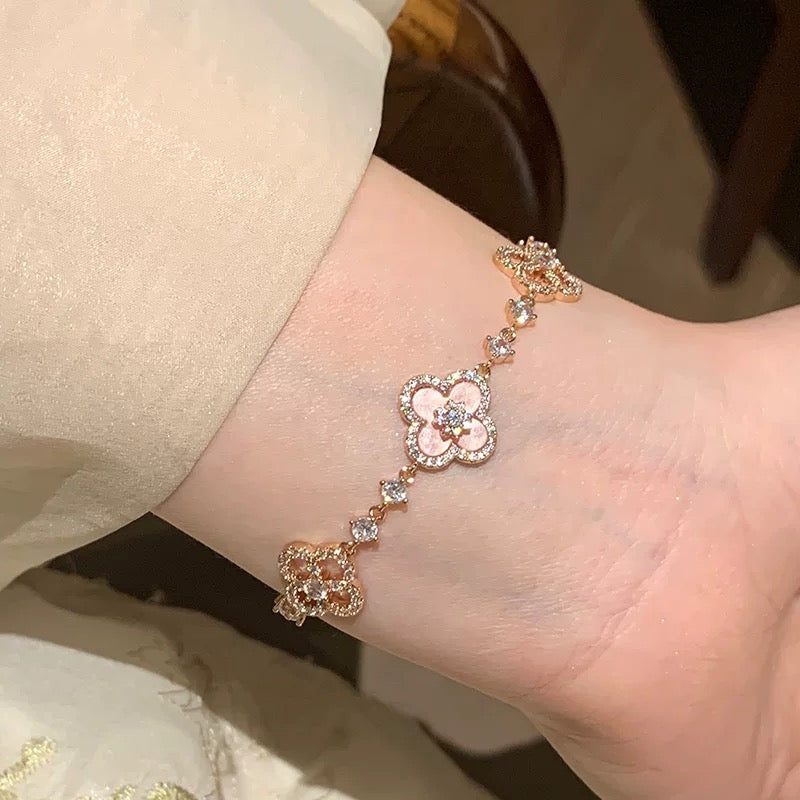 [GALE]CLOVER 5 MOTIF PINK BLUE RED WHITE BRACELET