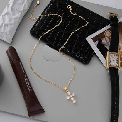 [GALE]Wynter Diamond Cross Necklace