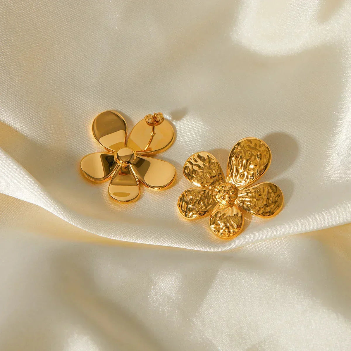 [GALE]Daisy Gold Earrings