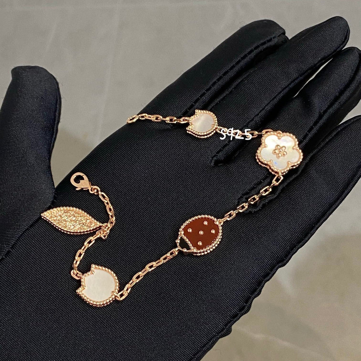 [GALE]LUCKY SPRING 5 MOTIF BRACELET