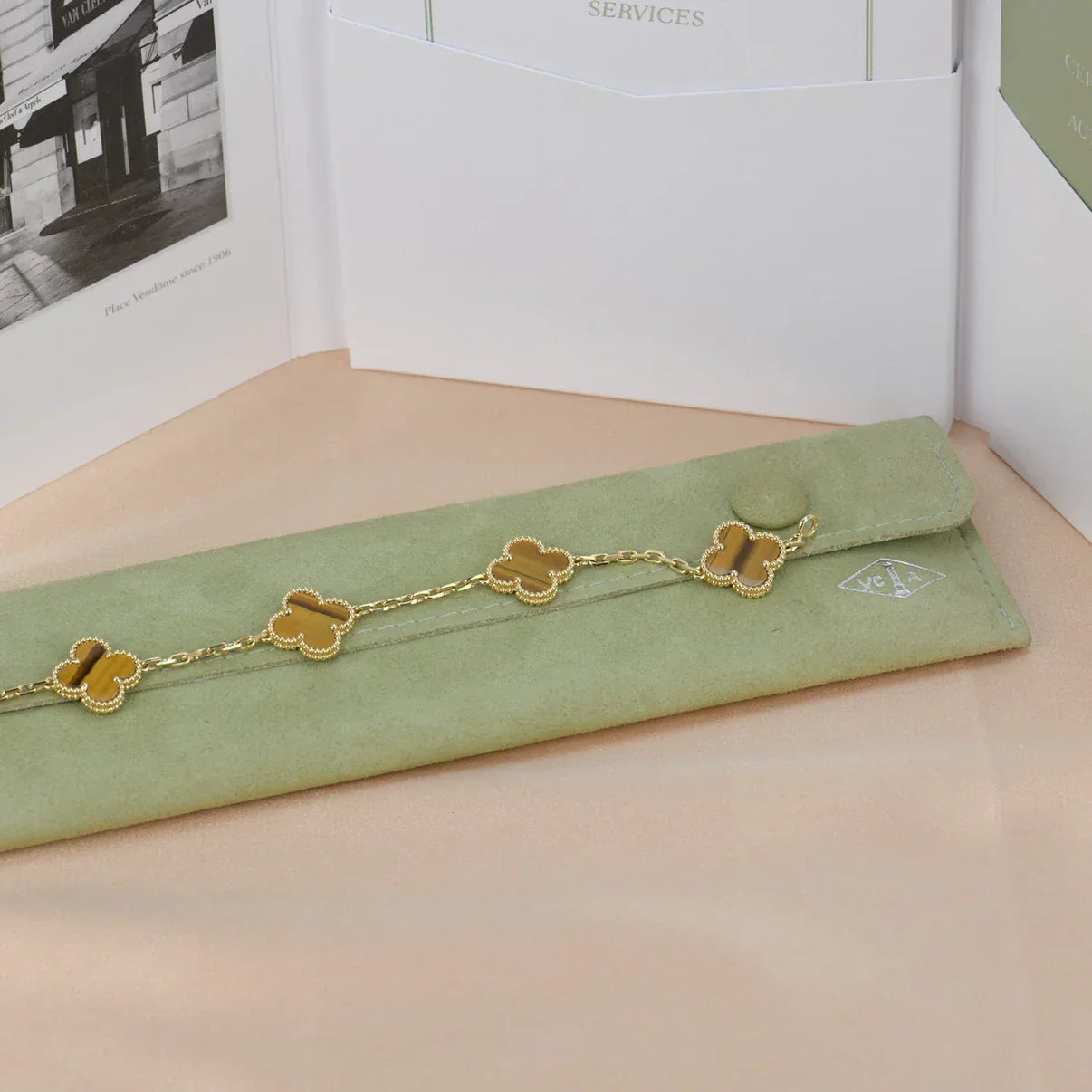 [GALE] CLOVER 5 MOTIFS TIGER EYE BRACELET COLLECTION