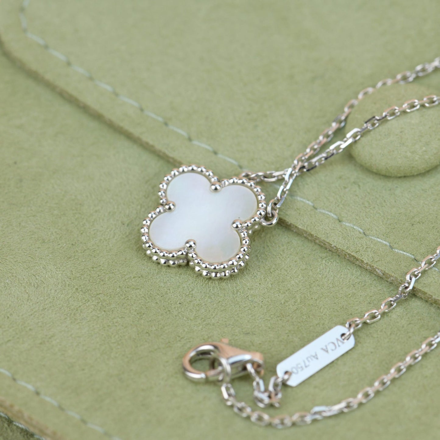 [GALE]CLOVER 15MM WEISSES PERLMUTT SILBER
