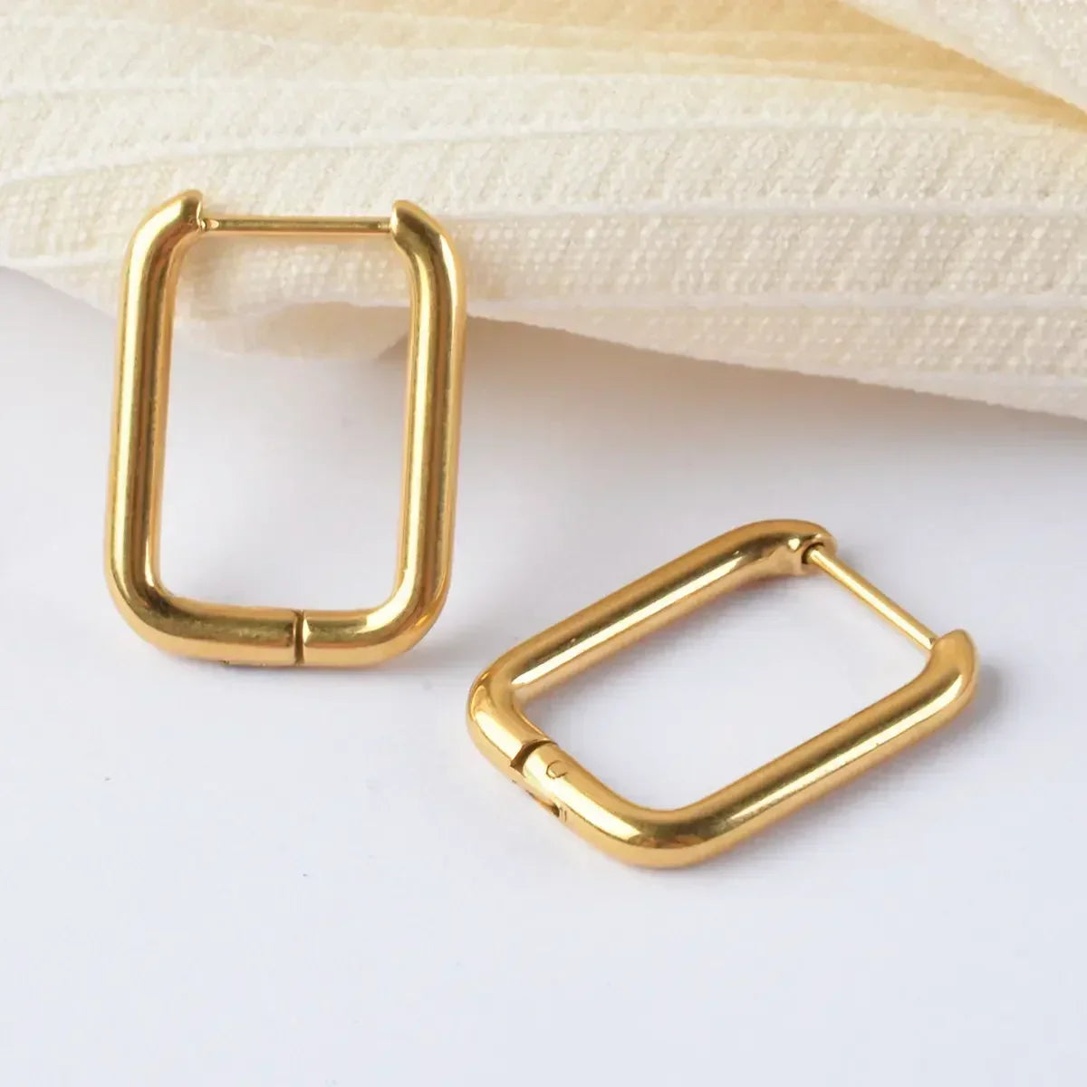 [GALE]Ambrielle Gold U Hoops