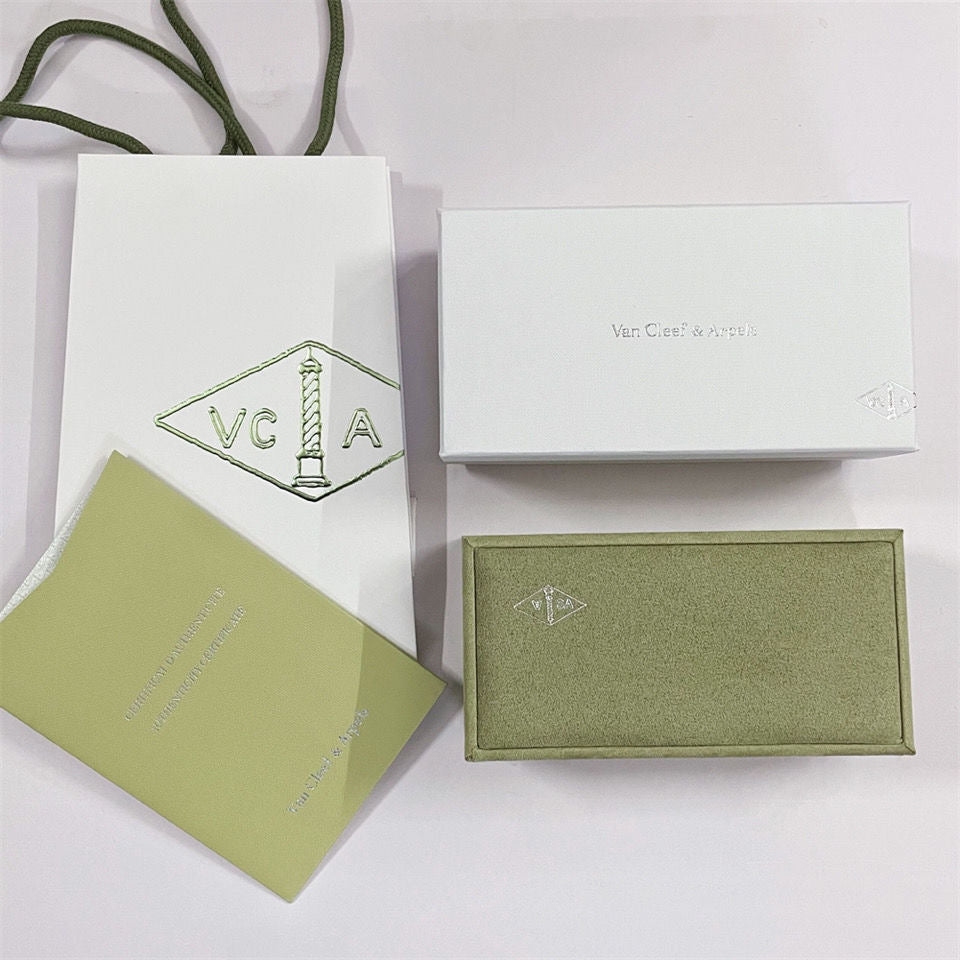 [GALE]VA CLOVER BRACELET NECKLACE RING BOX GIFT BAG