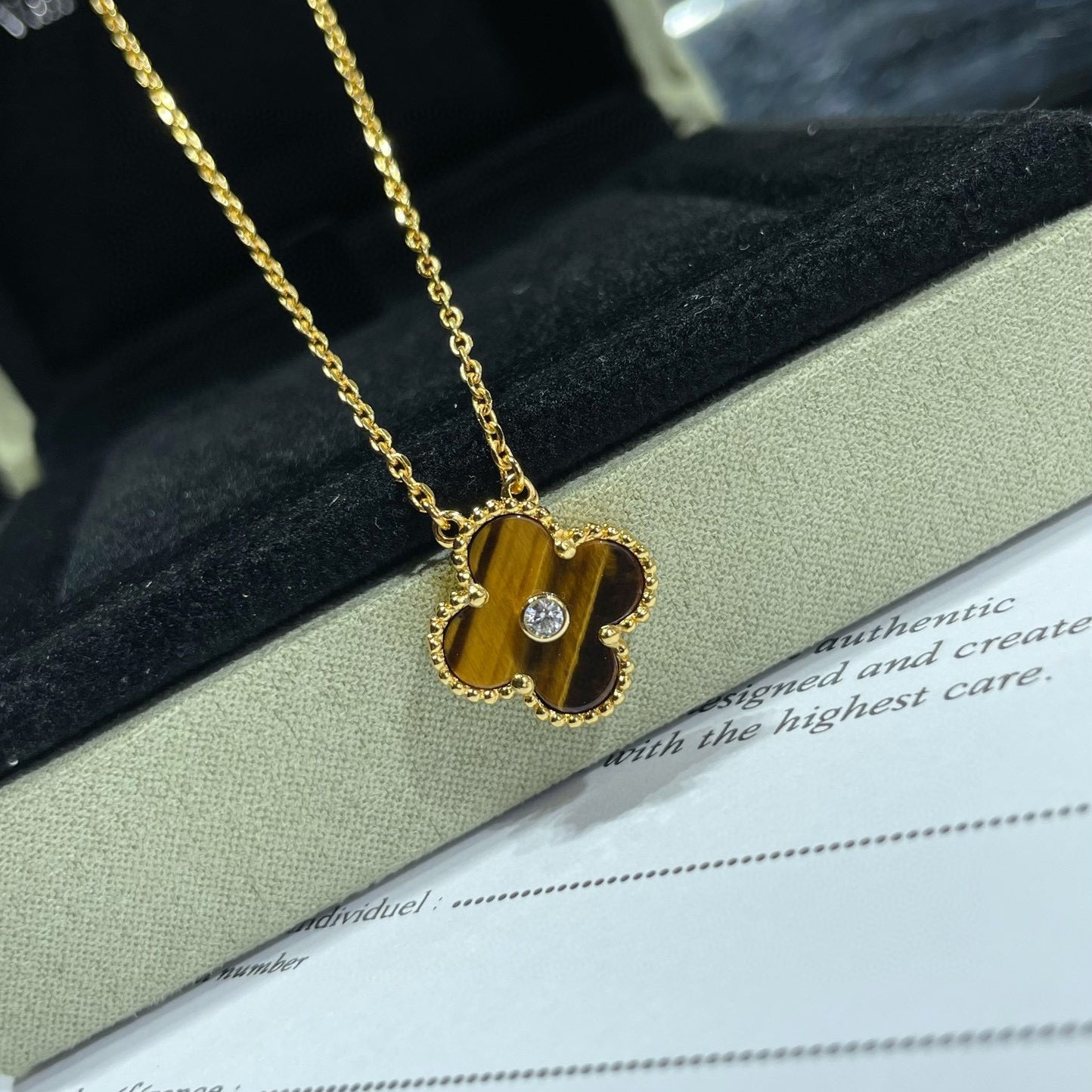 [GALE]CLOVER 15MM DIAMANT UND GELBER TIGERAUGE-ACHAT-Halskette
