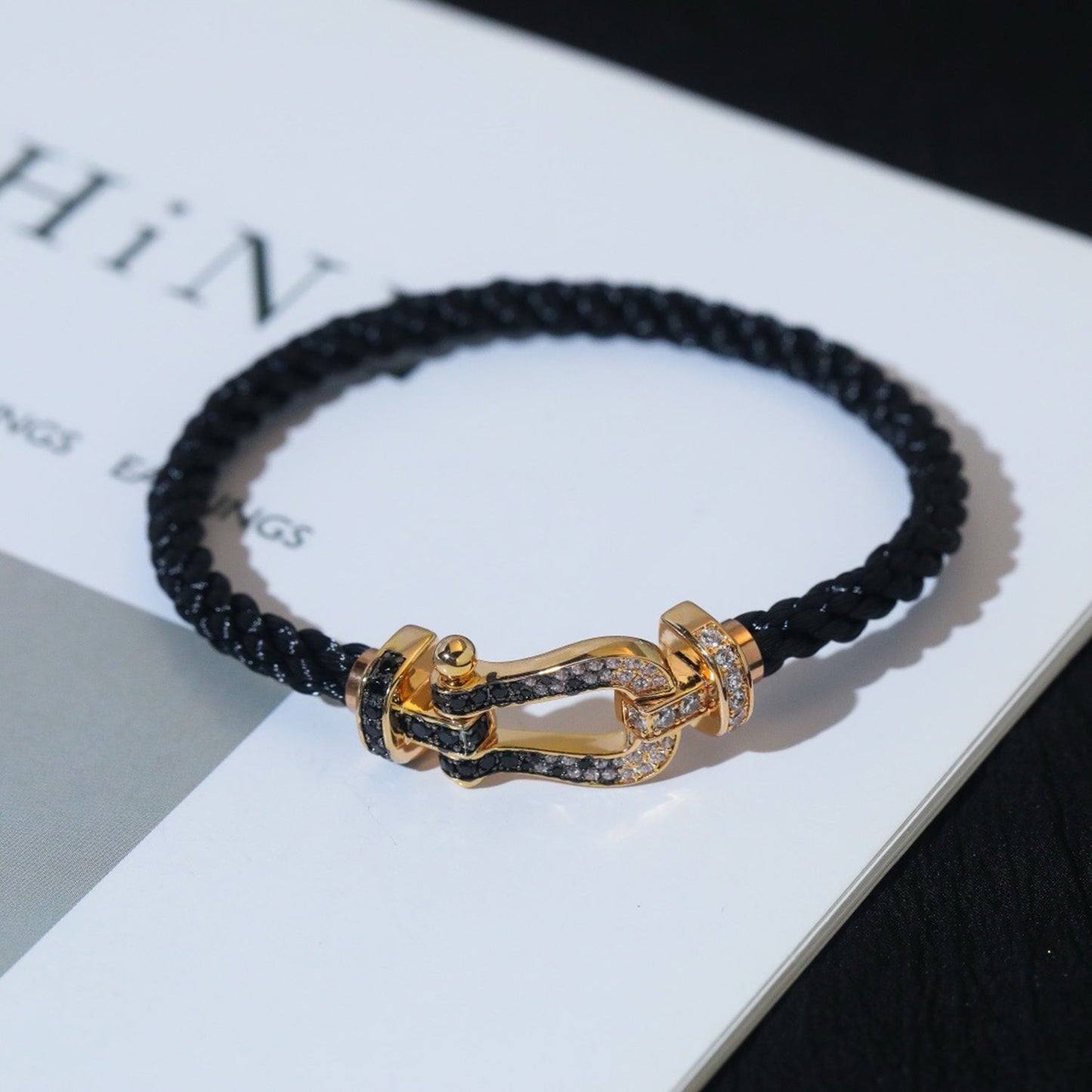[GALE]FORCE LARGE HORSESHOE BLACK WHITE DIAMOND BRACELET ROSE GOLD