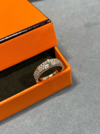 [GALE]KELLY RING AUS ROSA GOLD MIT DIAMANTEN