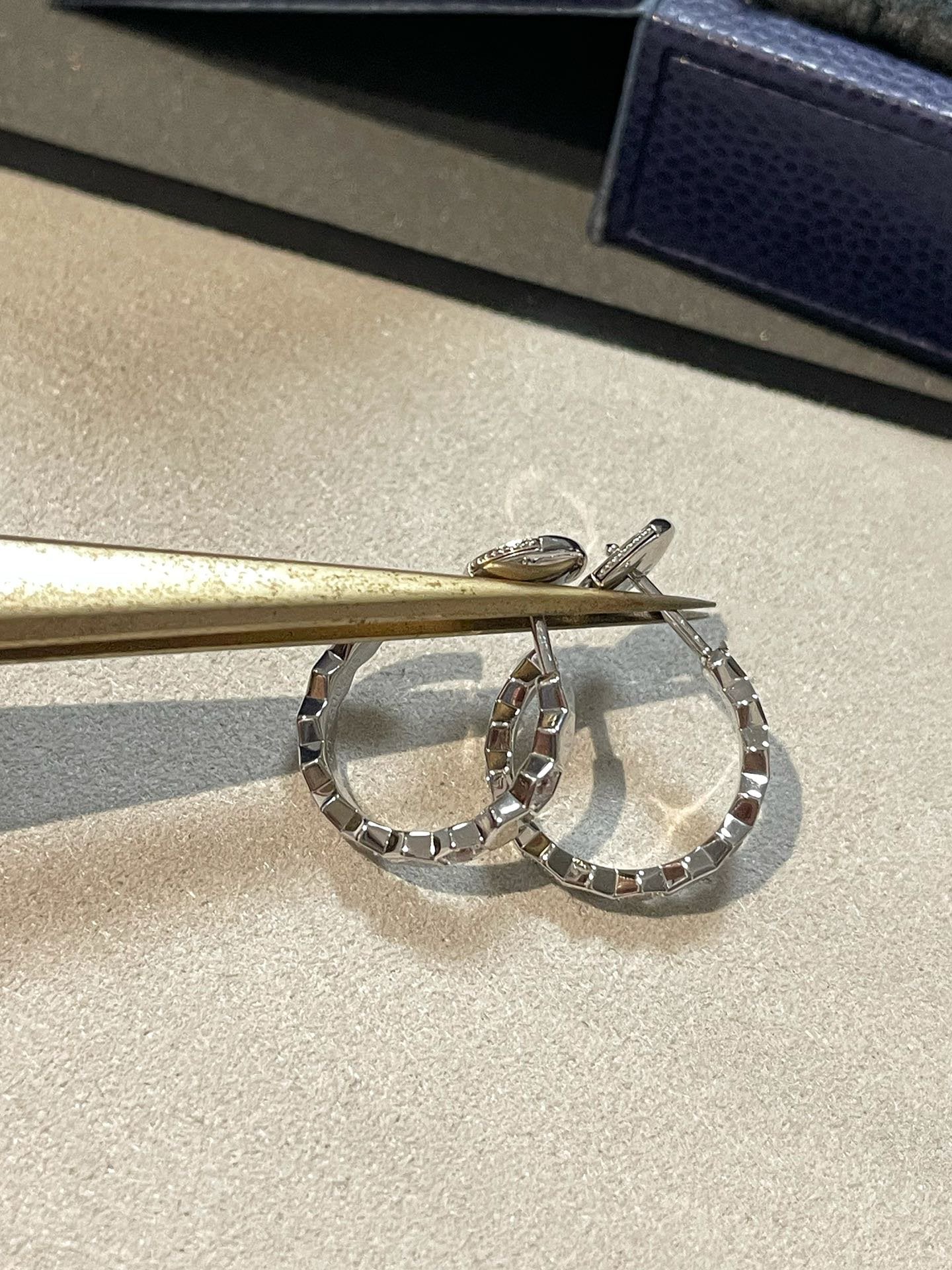 [GALE] Hohler Ring in Form eines vierblättrigen Kleeblatts