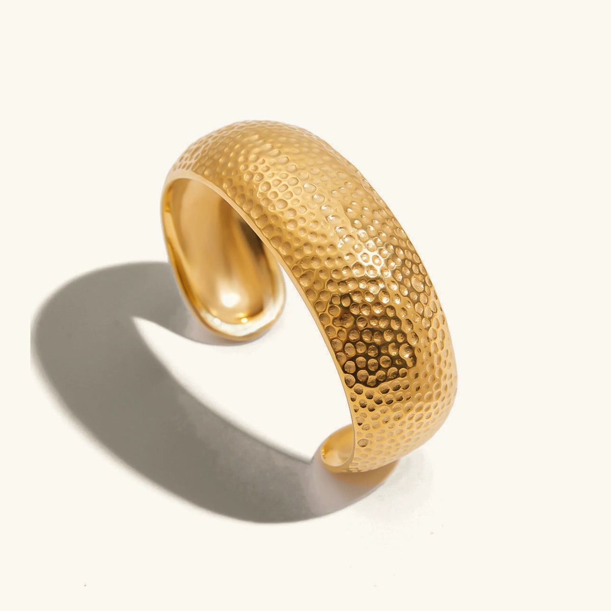 [GALE]Cheyenne Textured Gold Band