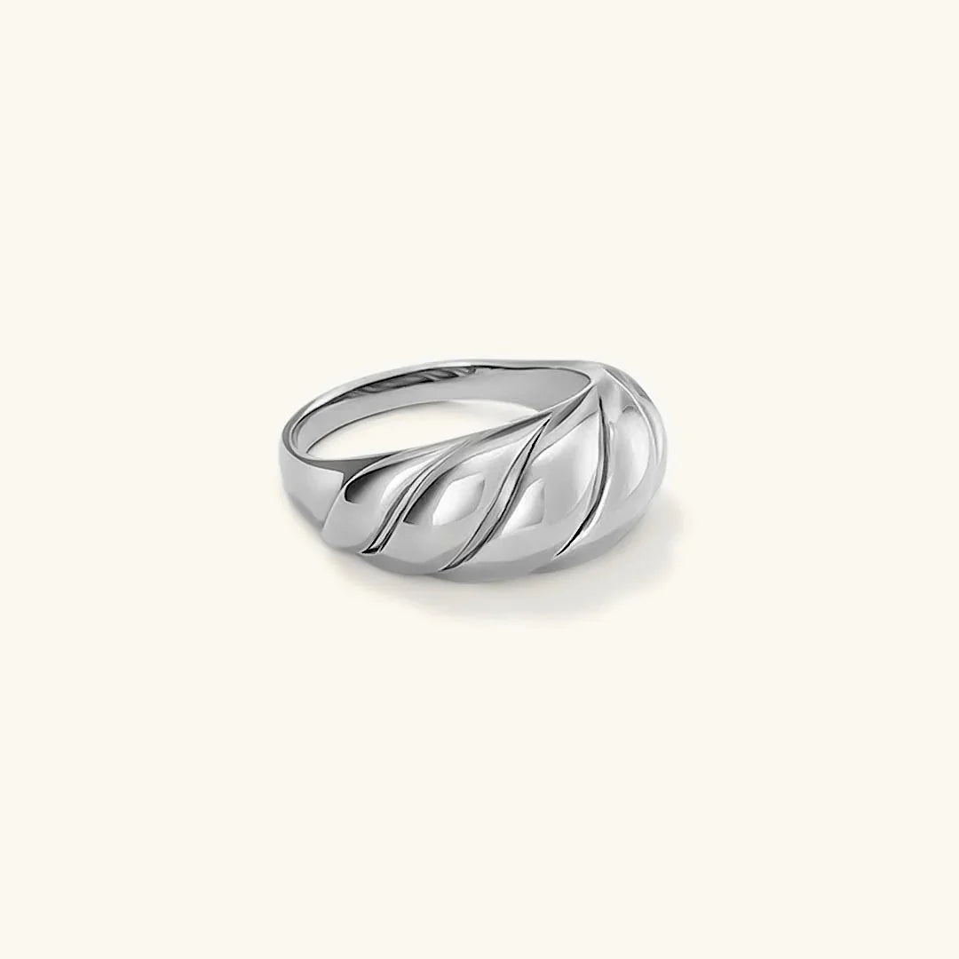 [GALE]Lorelei Gold Croissant Ring