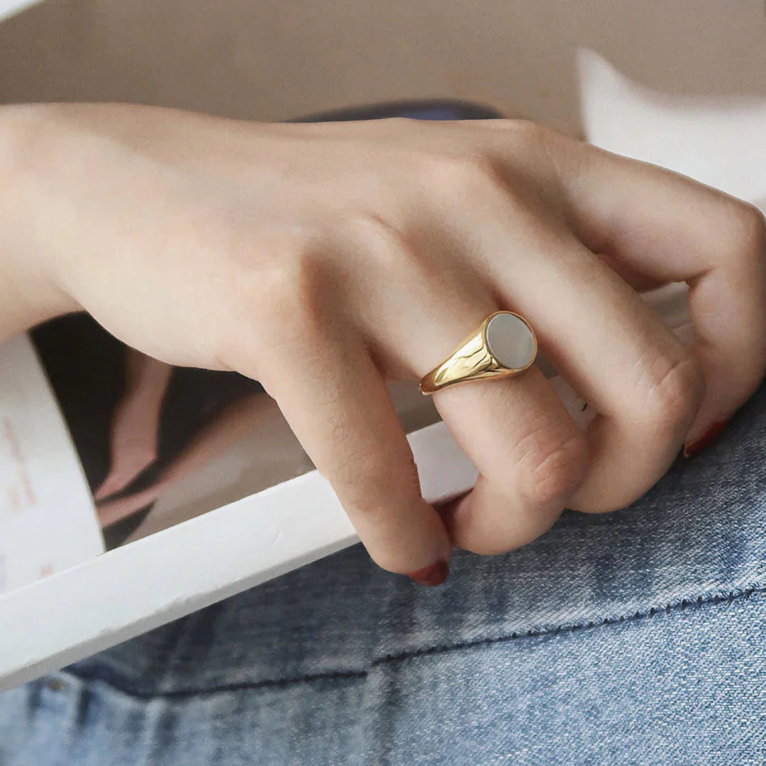 [GALE]Mother Of Pearl Gold Ring