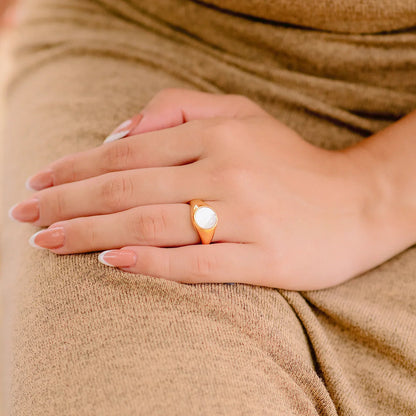 [GALE]Mother Of Pearl Gold Ring