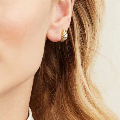 [GALE]Croissant Huggie Earrings