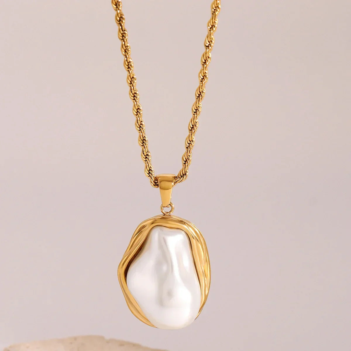 [GALE]Carly Mother Of Pearl Pendant