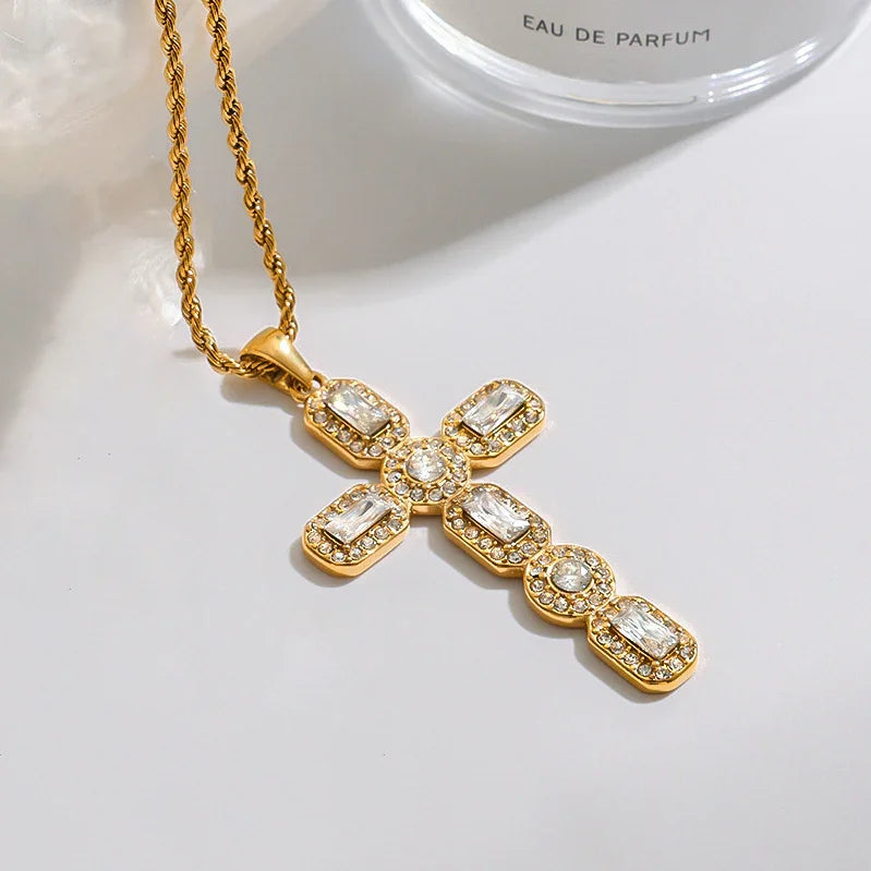 [GALE]Evangelina Diamond Cross Necklace